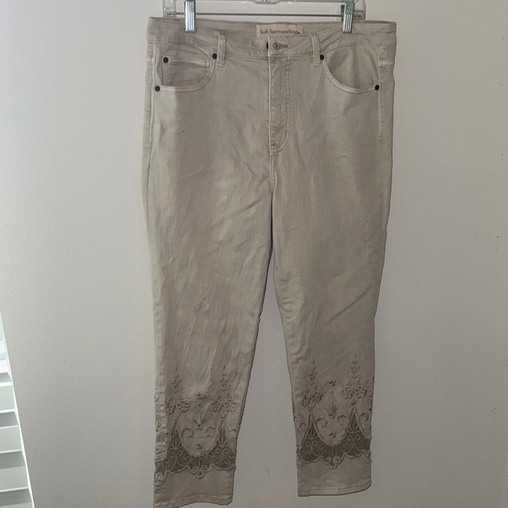 Soft Surroundings Sz 14 light tan embroidered lace detailing stretch pants